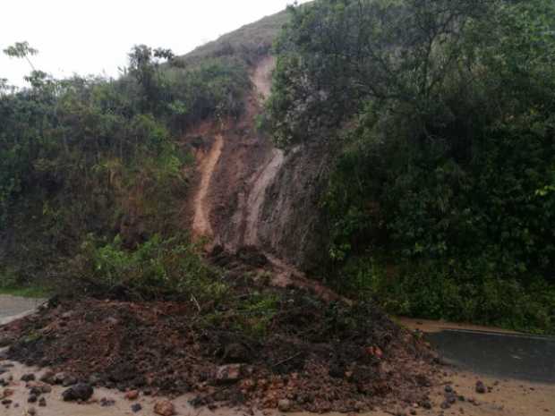 Derrumbe en la vía a Llanitos, Villamaría