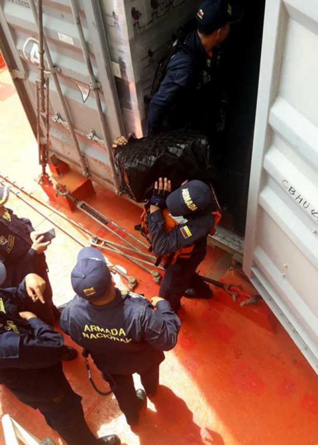 En la operación las autoridades se incautaron de 1.144 kilogramos de cocaína y capturaron a 15 personas. 