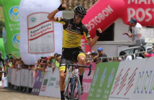 El ciclista de Strongman se fugó desde el comienzo de la etapa con otros ocho pedalistas.