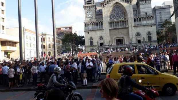 Evacuación en la Gobernación de Caldas. 