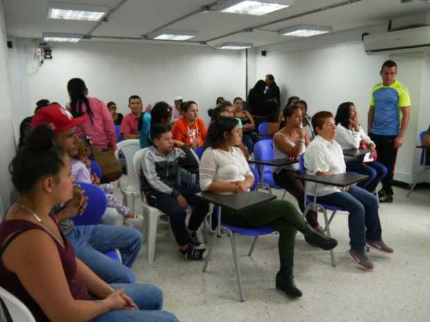 En VIllamaría suspenden audiencia con invasores de lote La Esmeralda