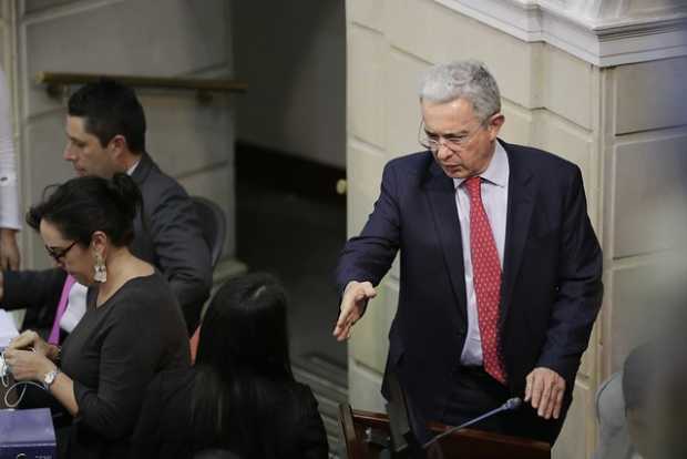 Expresidente Uribe pide al Centro Democrático respetar la autonomía de Iván Duque
