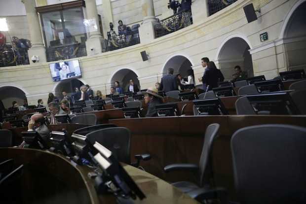 Oposición se retira de plenaria del Senado por no seguir debate de Odebrecht  