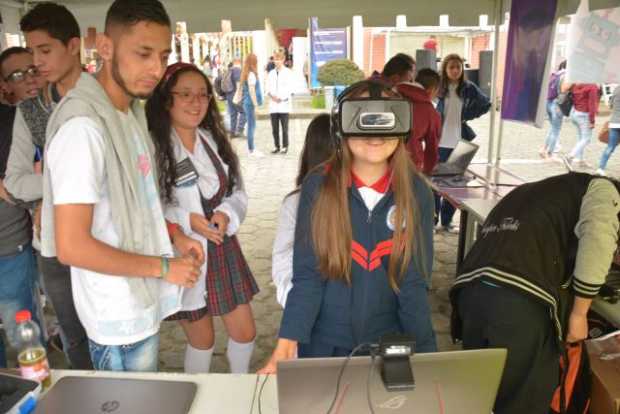 Cerca de 1.147 personas asistieron a la Feria entre estudiantes de los colegios y empresas.