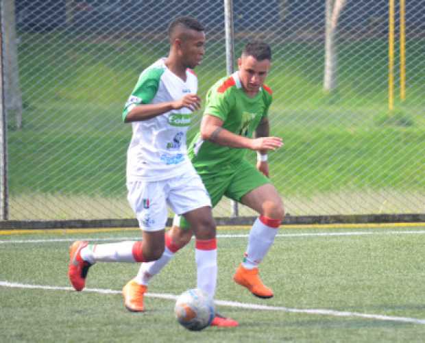 Once Caldas A derrotó 5-0 a la Universidad de Manizales y clasificó como primero del grupo A. 