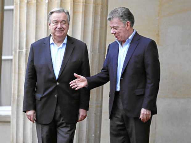 Fotos | Colprensa | LA PATRIA  Sobre las 3:00 de la tarde de este sábado inició la reunión oficial entre Juan Manuel Santos y An