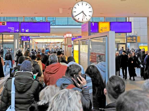 Cancelaciones y retrasos de trenes dejó el temporal Friedrike a su paso por Alemania.