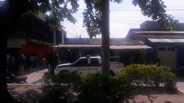 Fingió que robaba y luego dijo que era una broma en La Dorada Fingió que robaba y luego dijo que era una broma en La Dorada