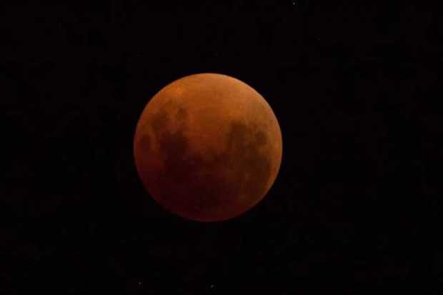  Superluna y eclipse vistos desde Perth (Australia).