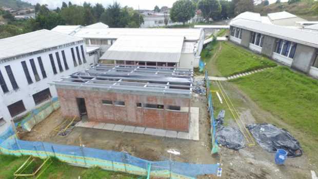480 estudiantes resultan favorecidos con los mejoramientos de la infraestructura del colegio Marino Gómez. Reparaciones de techo