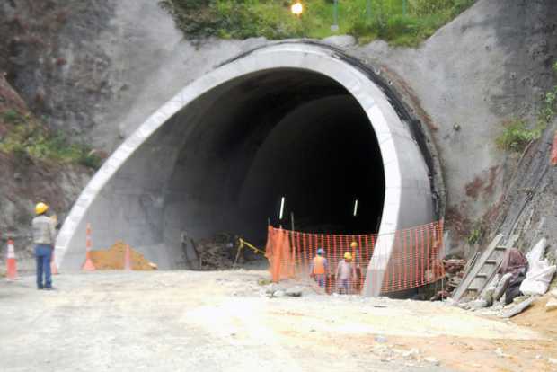 Túnel de La Línea se entregaría a finales del 2018.