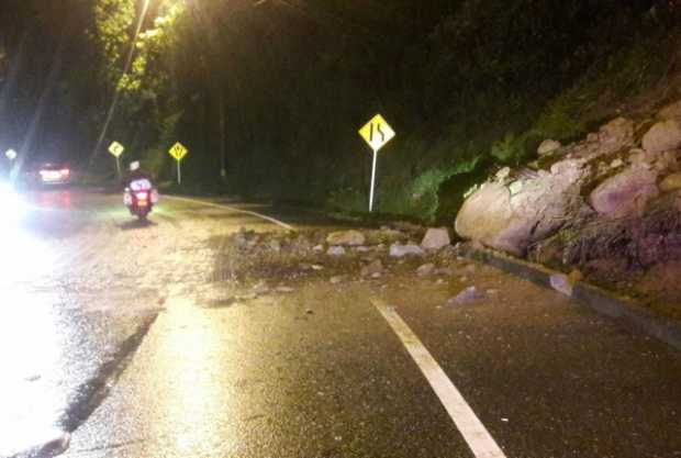 Derrumbe en la vía Panamericana. Derrumbe en la vía Panamericana.