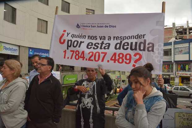 Plantón por un mejor servicio de salud Plantón por un mejor servicio de salud