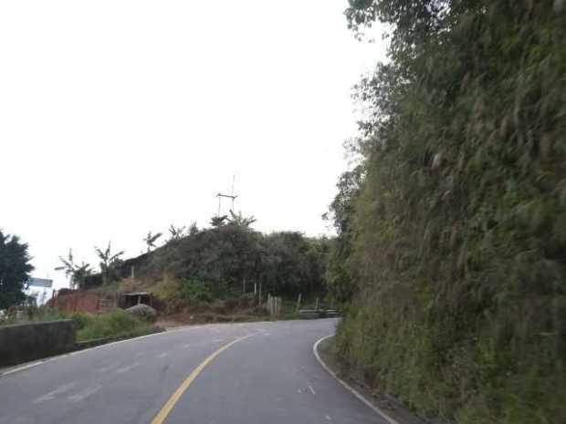 En esta carretera, en la vía entre Manzanares y Marquetalia, ocurrió el accidente.