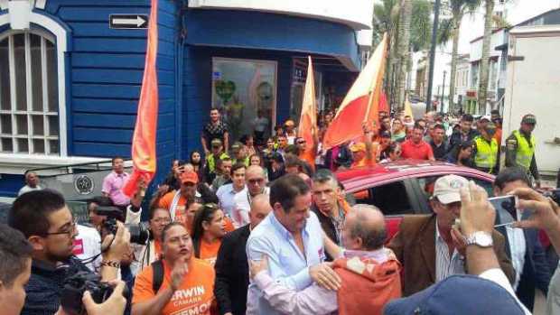 Vargas Lleras y Uribe cumplen su agenda en Manizales
