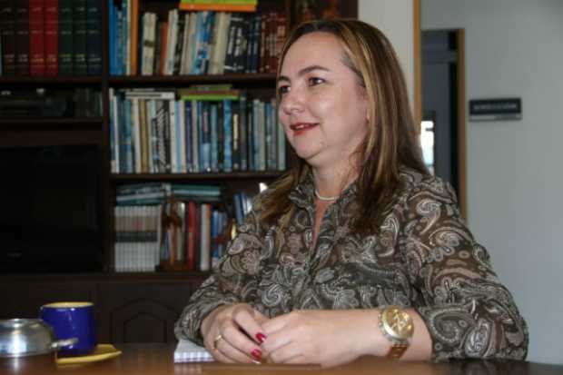 Al oído de Adriana Villegas