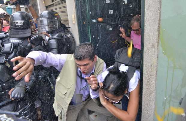 El candidato a la presidencia por el partido de las FARC, Rodrigo Londoño, conocido como 'Timochenko', fue nuevamente agredido d