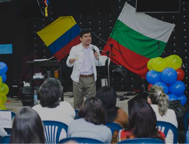 Marco Fidel Ramírez, concejal de Bogotá de Opción Ciudadana, asistió ayer a un evento religioso en Manizales para respaldar camp