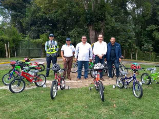 Entregaron bicicletas para el Parque Temático del Bosque Popular El Prado
