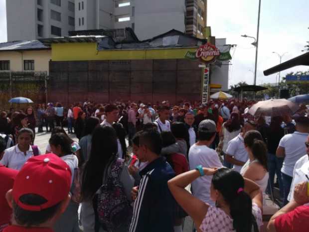 Educadores marchan por un mejor trato Educadores marchan por un mejor trato