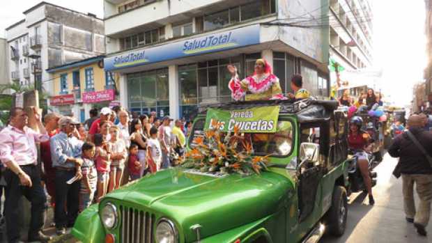 Foto | Tomadas del Facebook chinchinainforma | LA PATRIA Yipao con chapolera incluida.