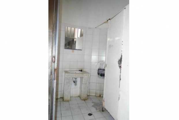 En la Plaza de Mercado de Anserma denuncian el mal estado de los baños de la Plaza de Mercado. 