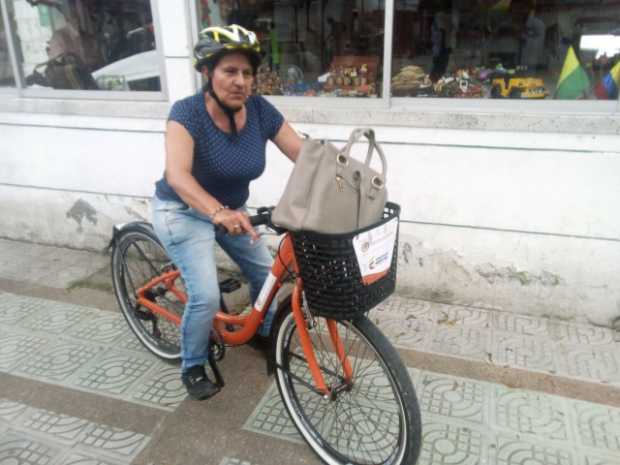 En Chinchiná le pedalean al día libre por usar bicicletas