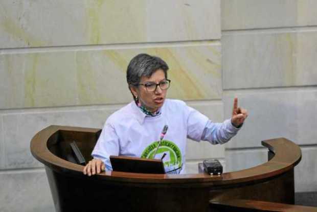 Claudia López recolectó firmas desde enero del año pasado para que la Consulta Anticorrupción continuara su trámite en el Senado
