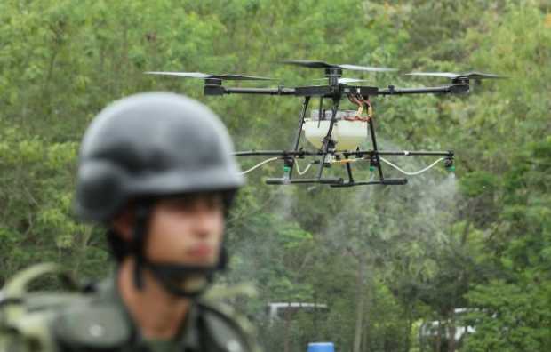 Los drones, que tienen un valor de entre 15 mil y 30 mil dólares, se emplearán desde la próxima semana en los departamentos de Nariño, Putumayo, Caquetá, Guaviare y en algunas zonas rurales de Meta. Los drones, que tienen un valor de entre 15 mil y 30 mil dólares, se emplearán desde la próxima semana en los departamentos de N