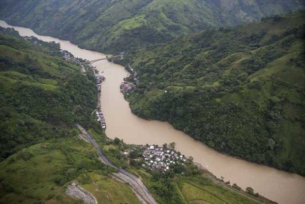 Gobierno ordenó cierres fluviales en el río Cauca alrededor de Hidroitunago