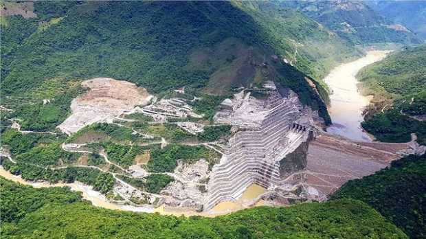 Construcción del proyecto de Hidroituango en Antioquia.