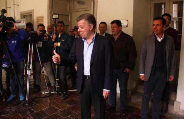 Santos firmó decreto para hacer la consulta anticorrupción  