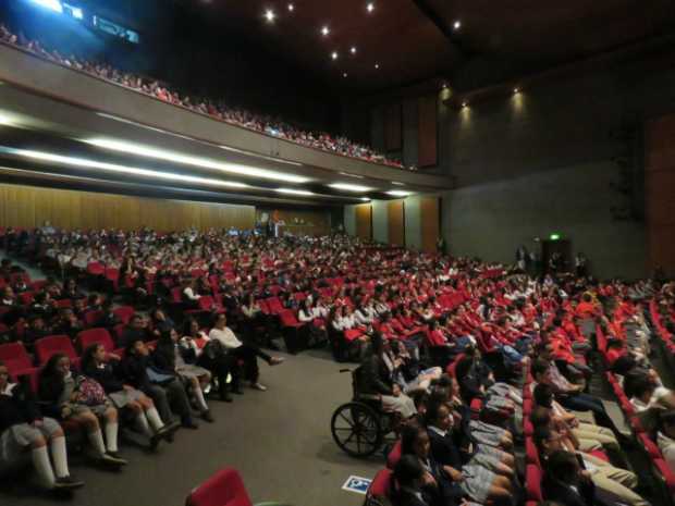 1.620 estudiantes, graduados del programa para la prevención de drogadicción