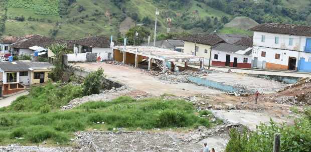 Demolición escuela Mariscal Sucre