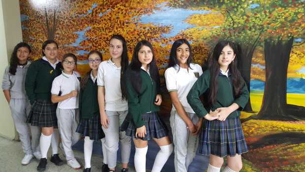 Promoción de estudiantes en colegio Bosques del Norte