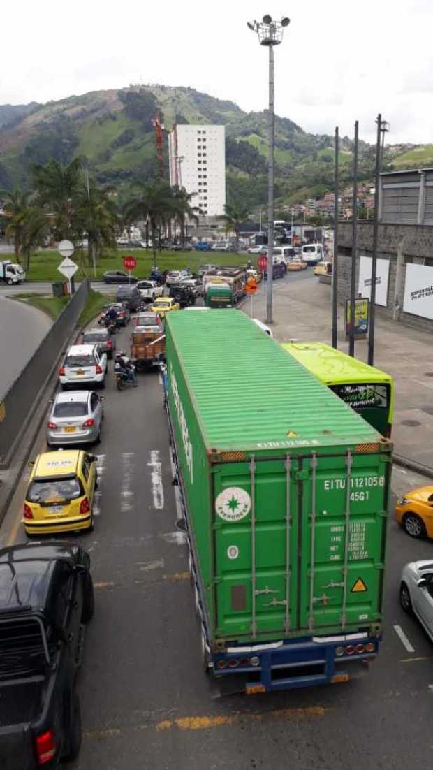 Fuerte colisión obstaculiza el tráfico en la vía Panamericana