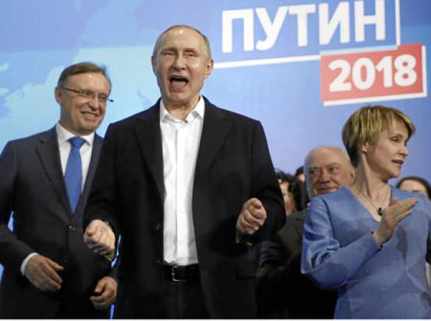 Vladímir Putin celebra su victoria en las presidenciales rusas. Gobernará ese país hasta el 2024. 