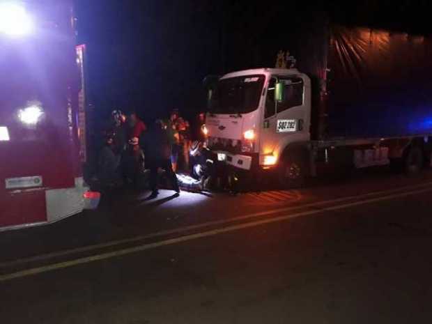 Cinco motos y un camión chocaron en la vía Cauya-La Pintada