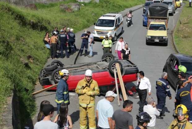 Los ocupantes del vehículo accidentado en Peralonso salieron ilesos.