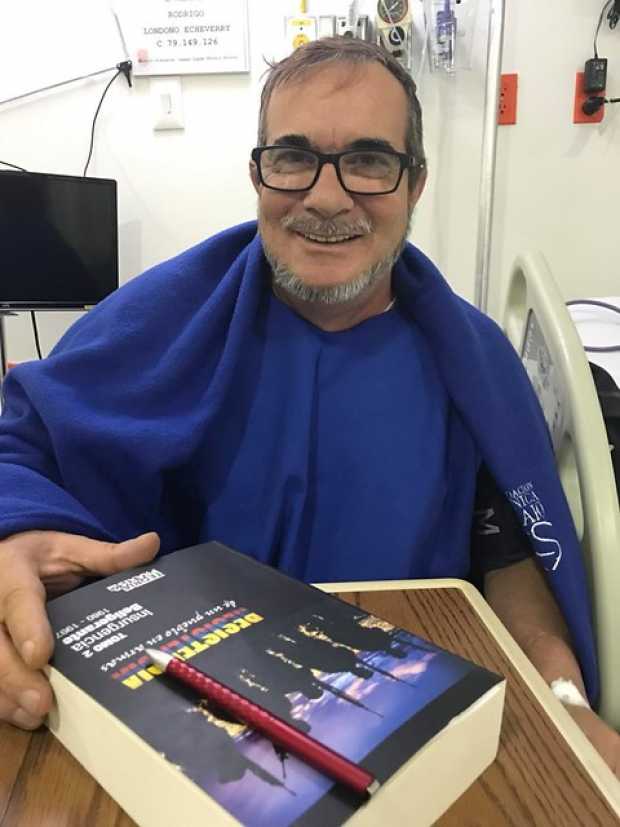 Rodrigo Londoño en la clínica