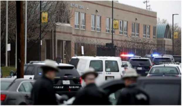 Un muerto y dos heridos tras tiroteo en una escuela de EE.UU.