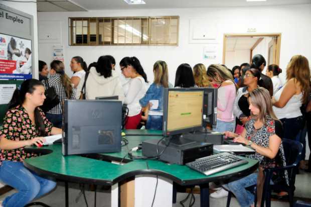 907 vacantes para mujeres en microrrueda de empleo