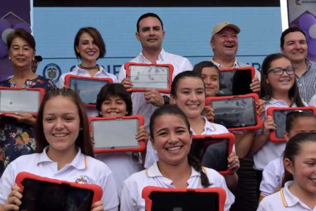 Salamina se conecta con nuevo punto wifi gratis