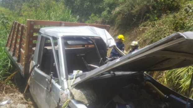Dos personas lesionadas tras accidente de tránsito