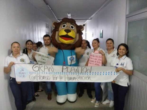 Plantón de los empleados del Hospital San Marcos por la humanización de los servicios de salud.