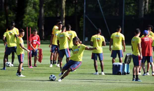 El delantero Luis Fernando Muriel durante el entrenamiento de ayer en Italia. 