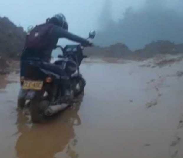 La profesora Mónica Quintero enseña en la vereda La Paila. Recorre unos siete kilómetros desde la cabecera municipal de Aranzazu La profesora Mónica Quintero enseña en la vereda La Paila. Recorre unos siete kilómetros desde la cabecera municipal de Aranzazu