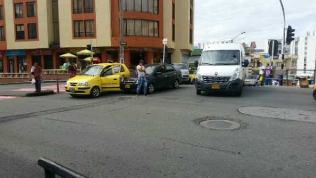 Sin lesionados tras accidente de tránsito