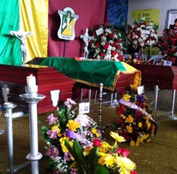 En el Colegio San Lorenzo se llevaron a cabo las honras fúnebres de las víctimas.