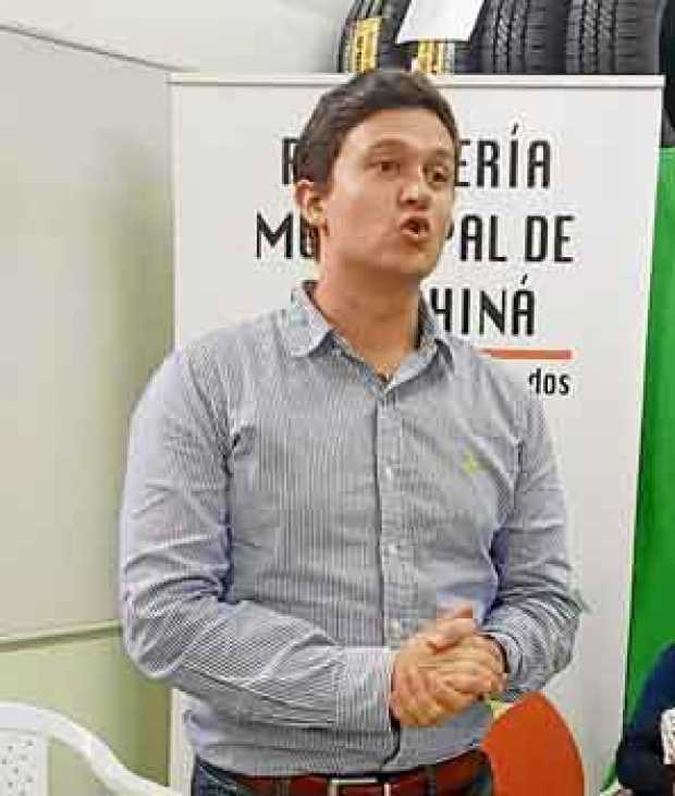 Fernando Andrés Echeverry Aristizábal.